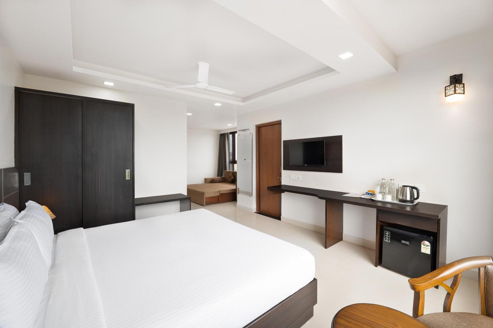 Bsg Porvorim Regency Hotel Goa Bagian luar foto